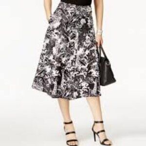 Grace Elements Navy & White Artistic Skirt100% Linen pic similar model different